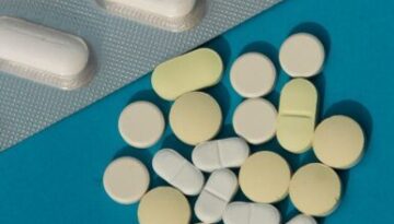 medicine-012005-table